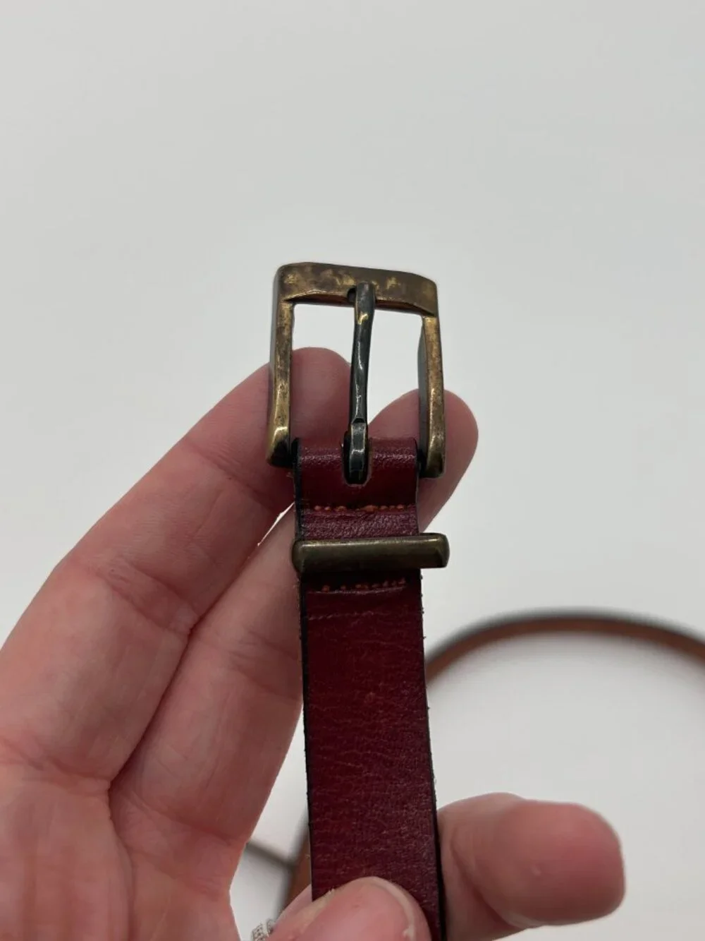 Levi's Vintage Brown Genuine Leather Belt - Made in USA - Womens Size 31 - 34 - Picture 3 of 7